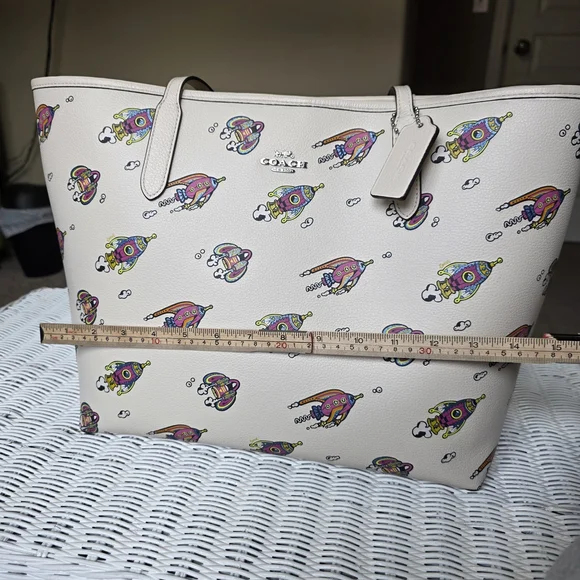 Coach Outlet Cream City Rocket Tote Bag with NIB Matching Rocket Zip Wristlet - Picture 13 of 16